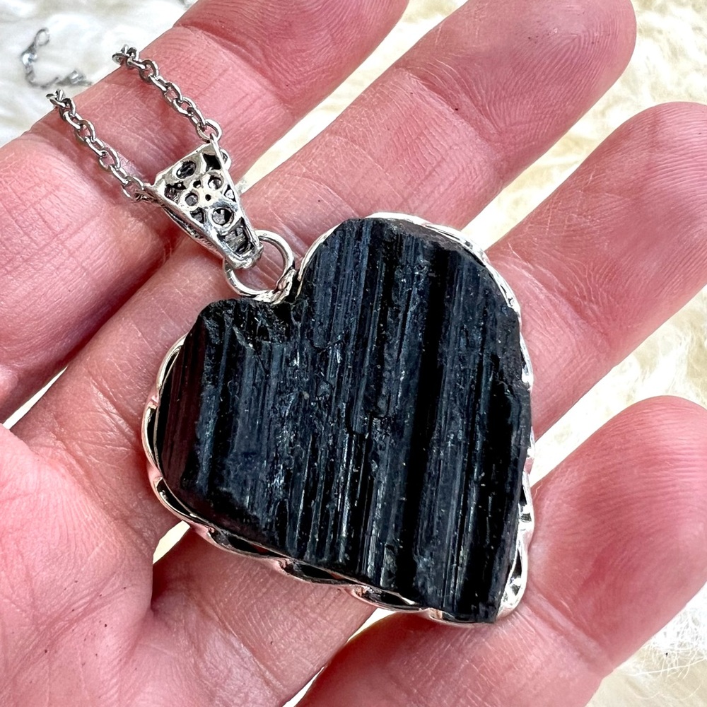 925 RAW BLACK TOURMALINE ❤️ Heart Pendant Necklace